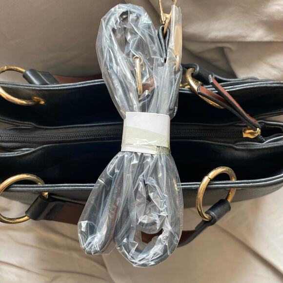 Adrienne Vittadini Black Crossbody Handle Purse‎ Gold Tone Accents Handbag - Picture 6 of 9